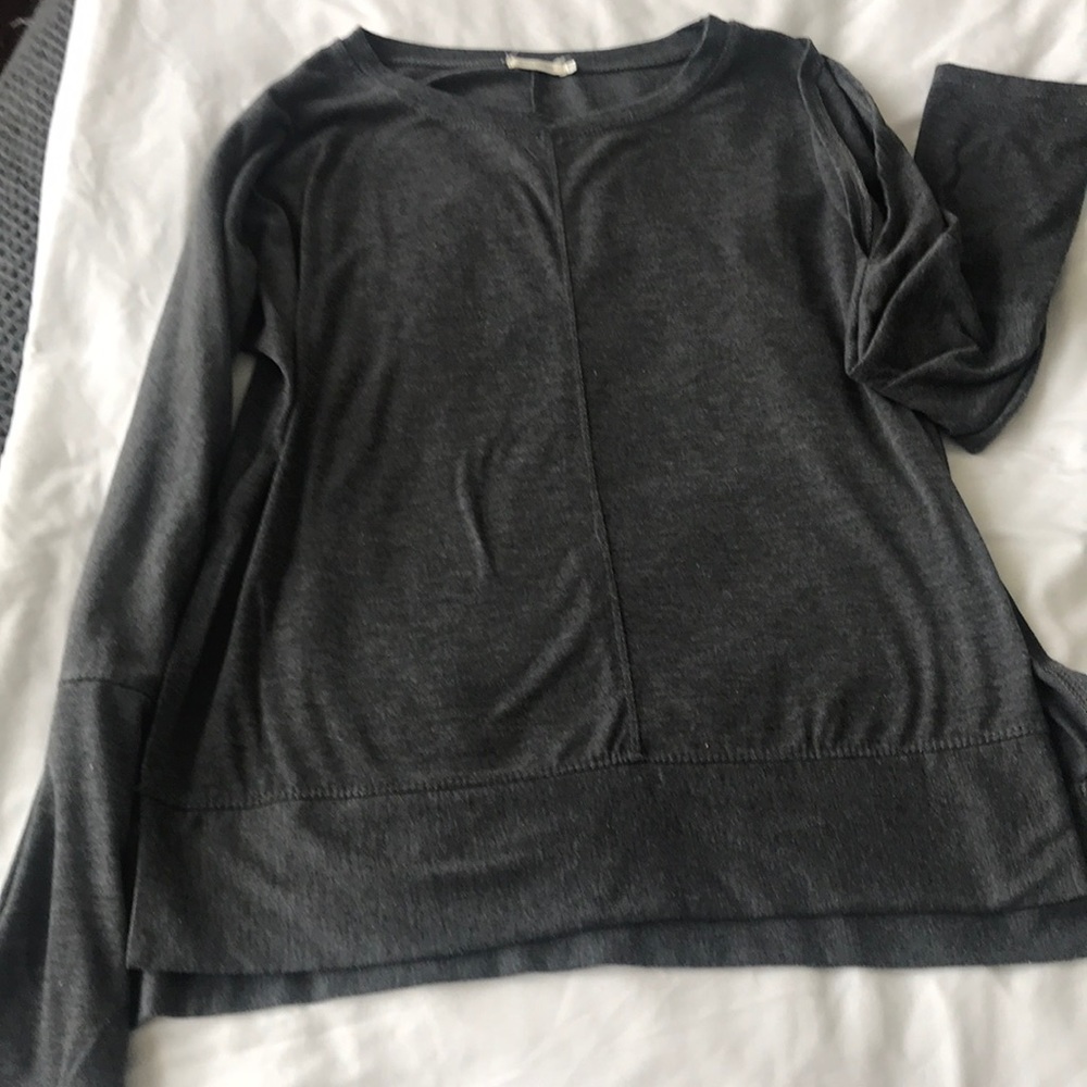 Long sleeve cold shoulder